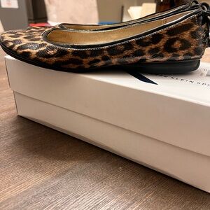 Anne Klein Sport Leopard Print Flat. Size: 7 1/2